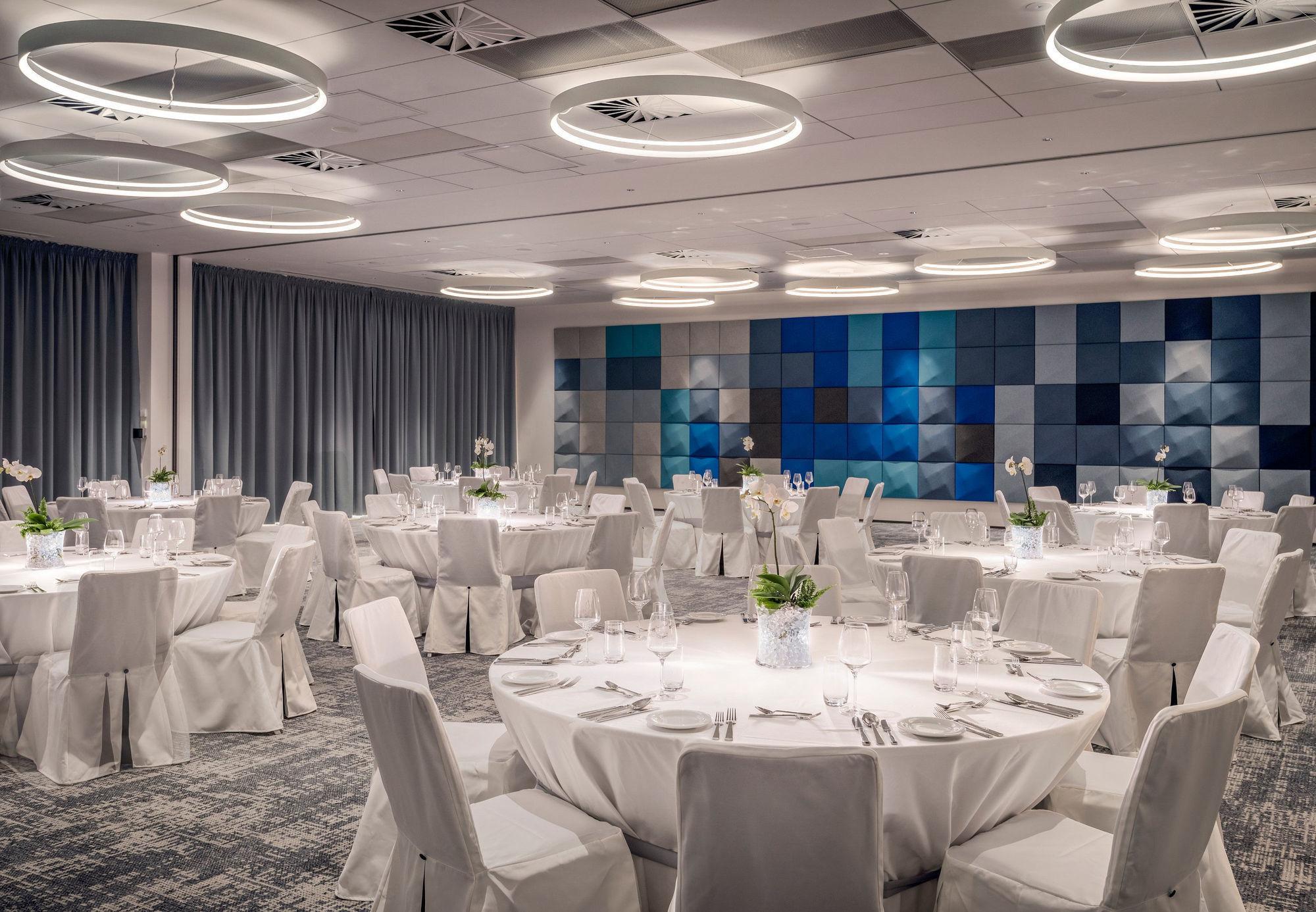 Hotel Courtyard By Marriott Brno Extérieur photo